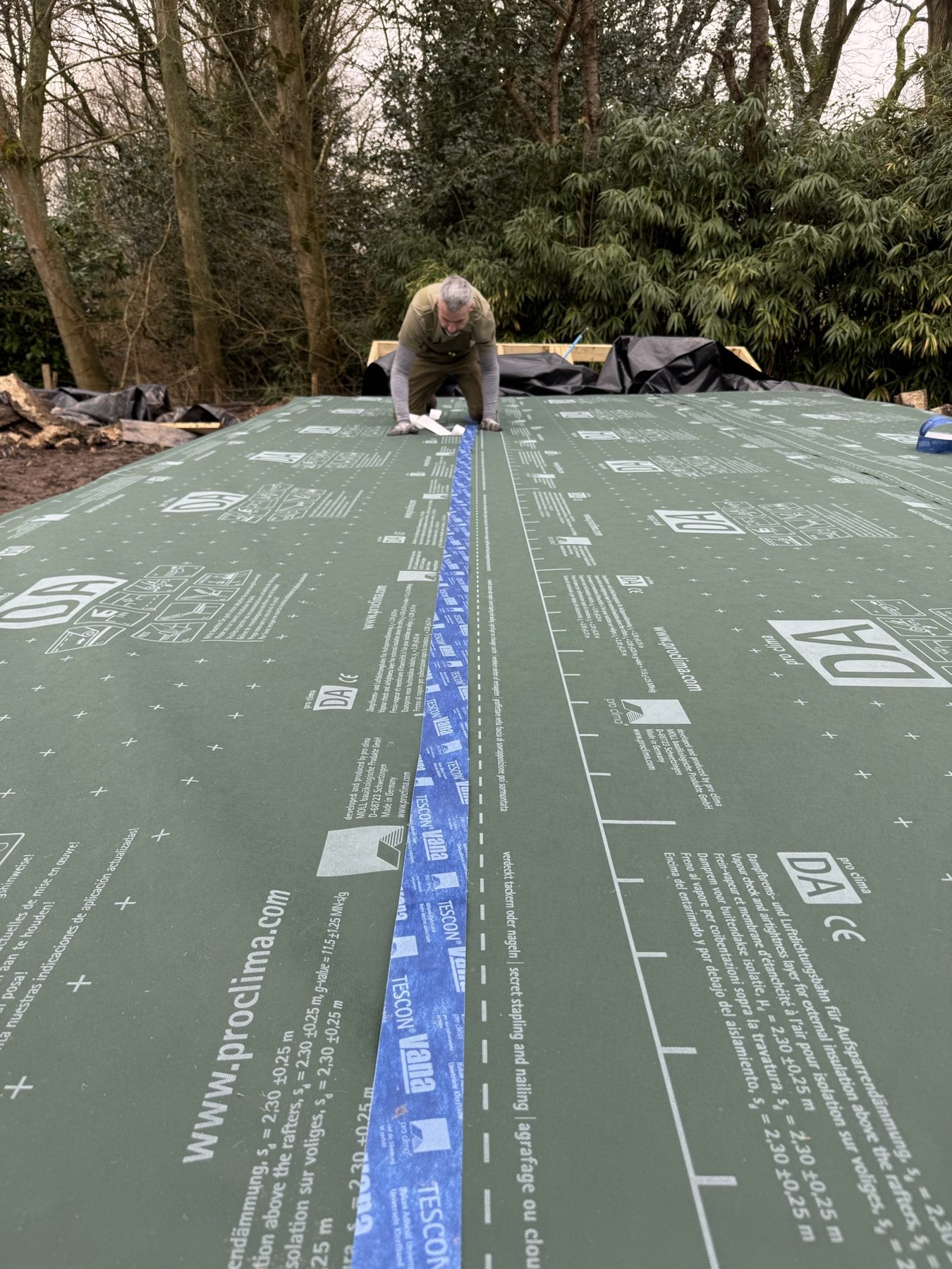 Laying a breathable roof membrane – USFEW, Kent