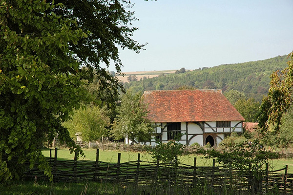 UsFew | Listed building and Country Home Specialists